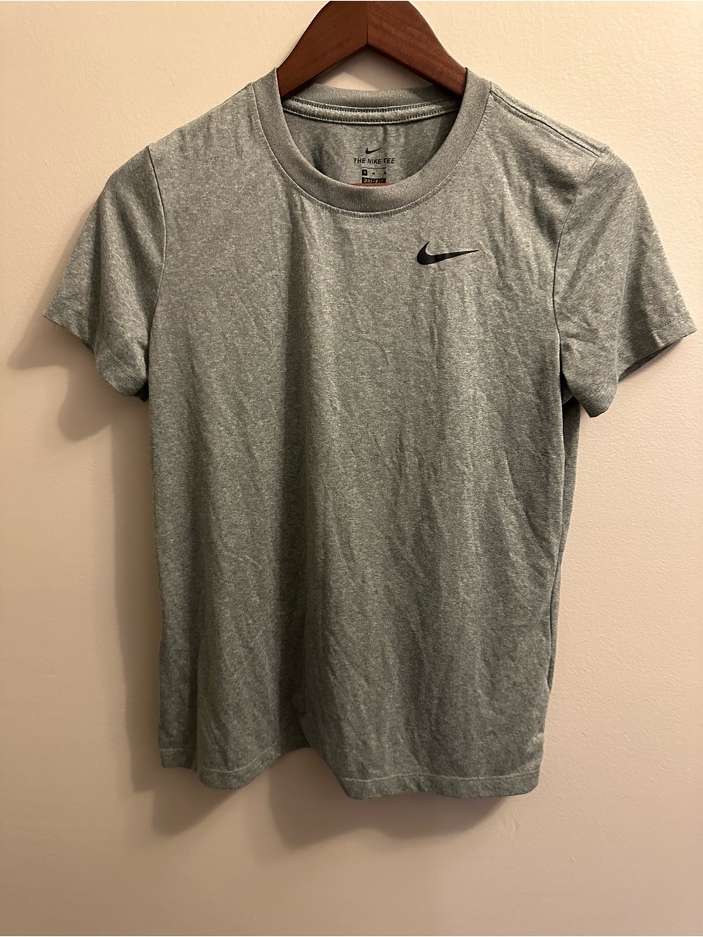 Nike Men’s Light Heather Gray Short-Sleeve Crew Tee